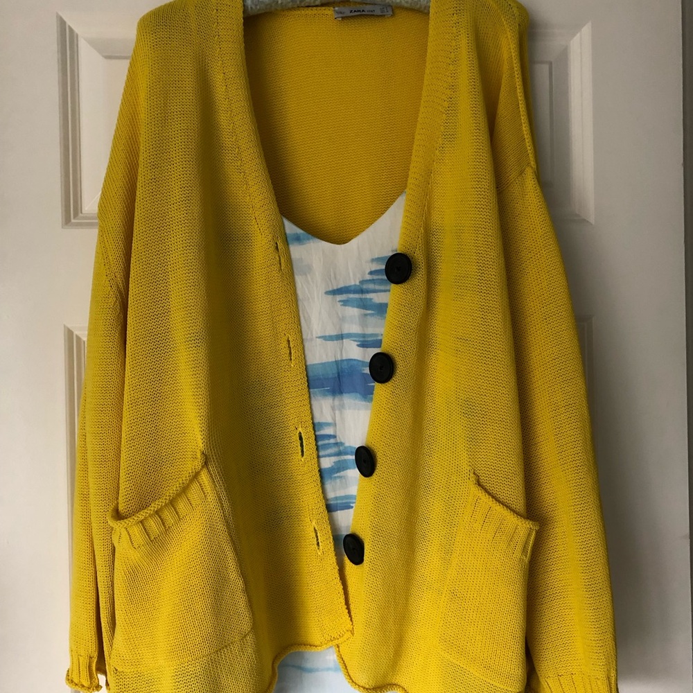 Zara Knit Yellow Sweater size S but perfect for XL